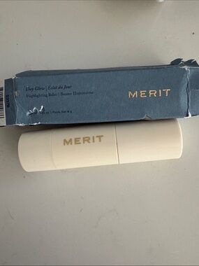 Merit Day Glow Highlighting Balm — Cava